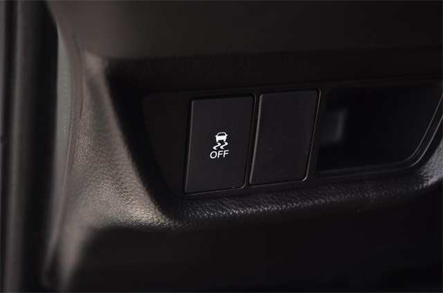 Vehicle image 19 of 24