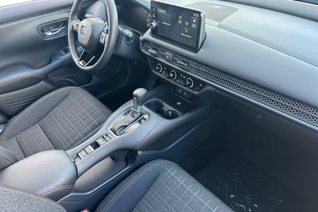 2026 Honda HR-V Sport Image 25 of 32