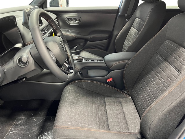 Vehicle image 13 of 26
