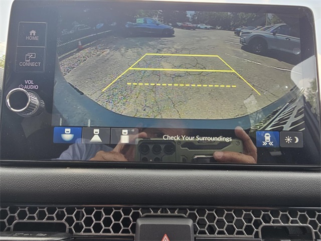 Vehicle image 13 of 19