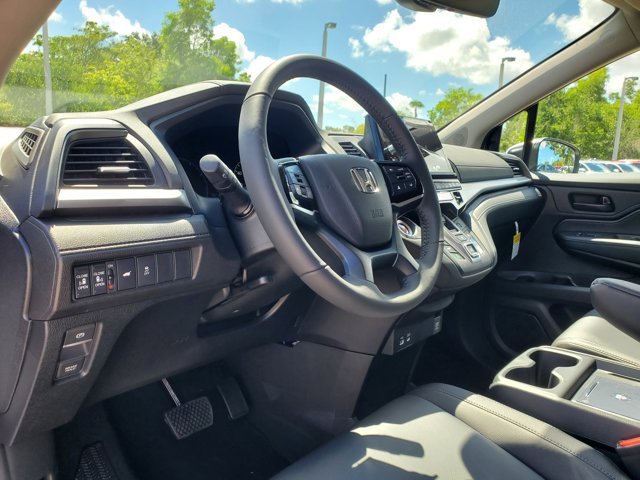 2026 Honda Odyssey EX-L Image 14 of 17