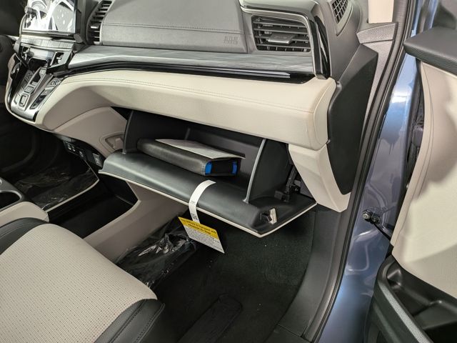 2026 Honda Odyssey Elite Image 36 of 39