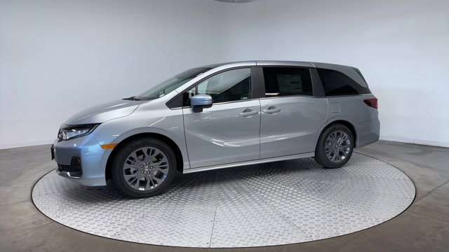 2026 Honda Odyssey Touring Image 1 of 30