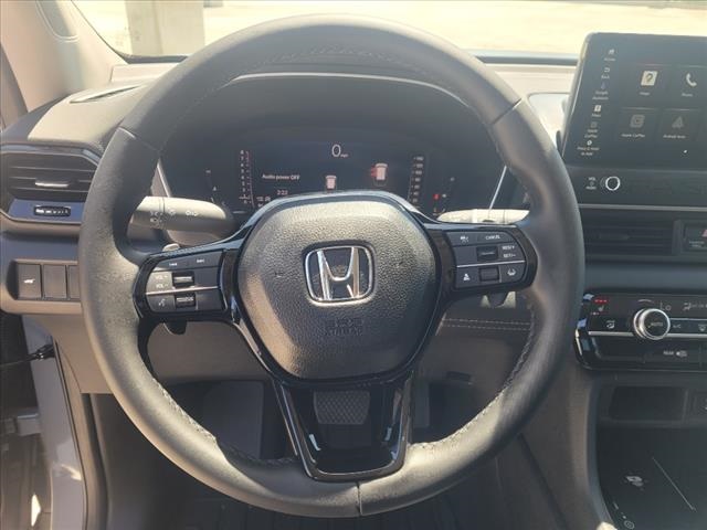 Vehicle image 10 of 15