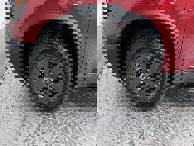 Vehicle image 25 of 27