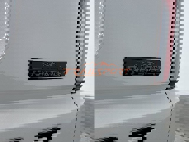 Vehicle image 27 of 31