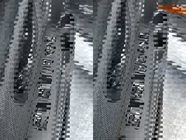 Vehicle image 24 of 31
