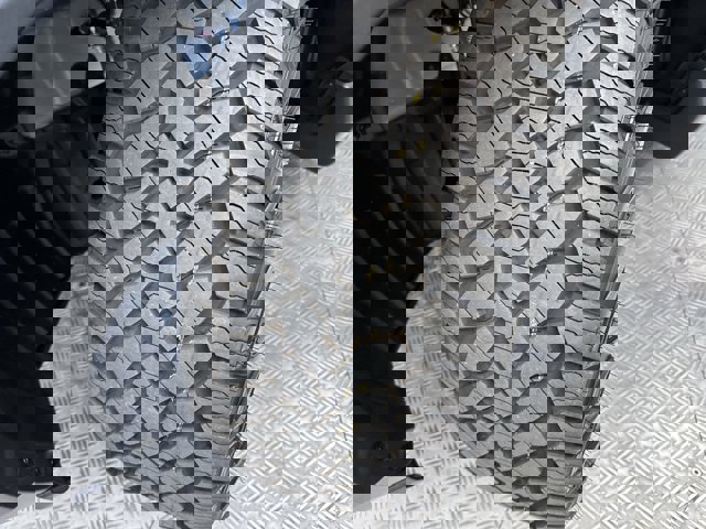 Vehicle image 14 of 31