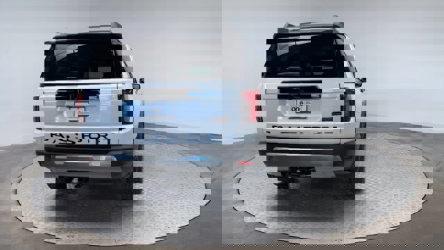 Vehicle image 9 of 31