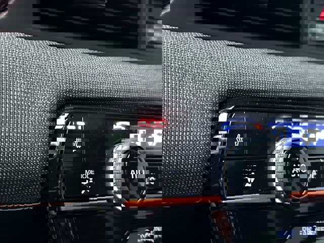 Vehicle image 23 of 31