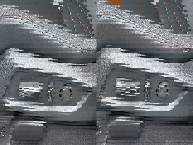 Vehicle image 29 of 31