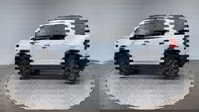 Vehicle image 11 of 31