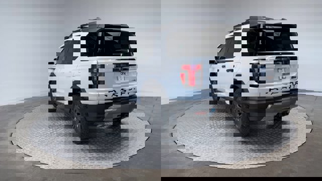 Vehicle image 11 of 31