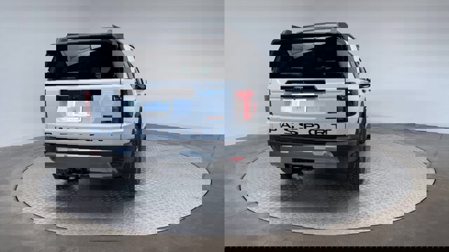 Vehicle image 9 of 31