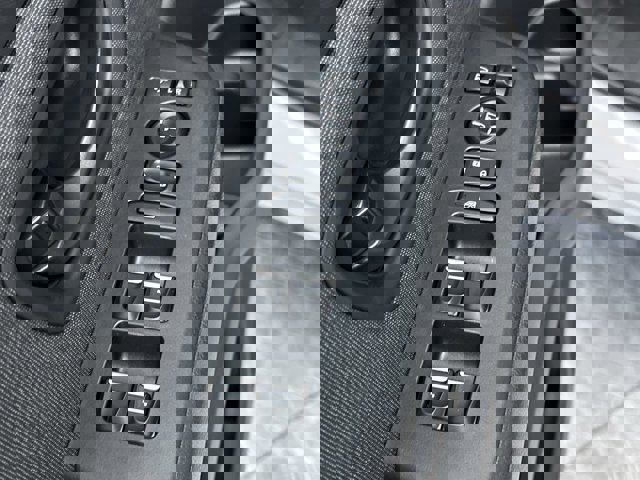 Vehicle image 23 of 31