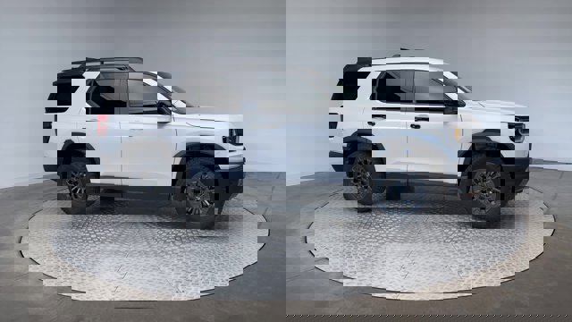 Vehicle image 5 of 31
