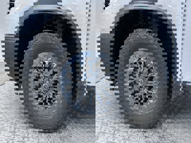Vehicle image 13 of 31