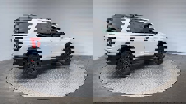 Vehicle image 8 of 31