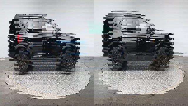 Vehicle image 7 of 28