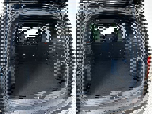 Vehicle image 24 of 28
