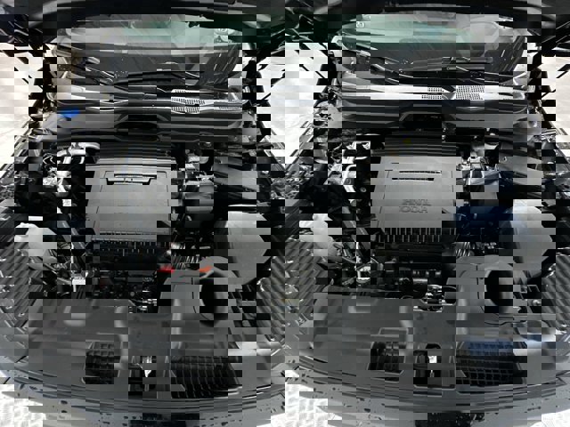 Vehicle image 26 of 28