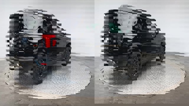 Vehicle image 8 of 28