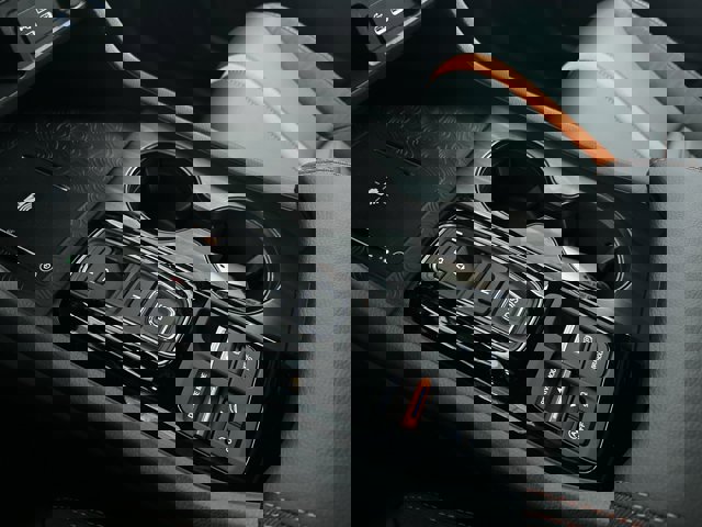 Vehicle image 20 of 28