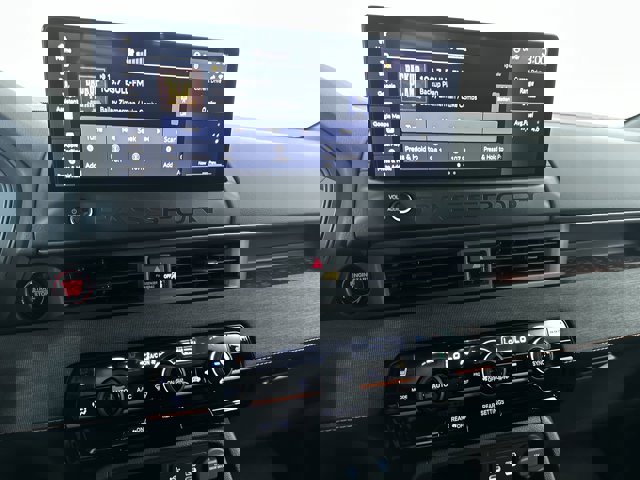 Vehicle image 17 of 28