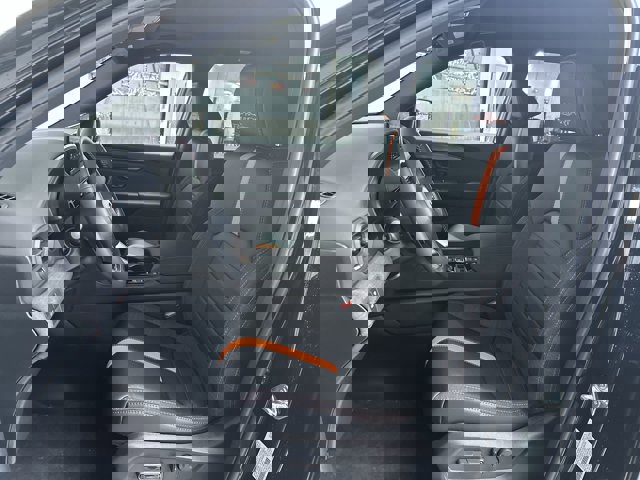Vehicle image 13 of 28