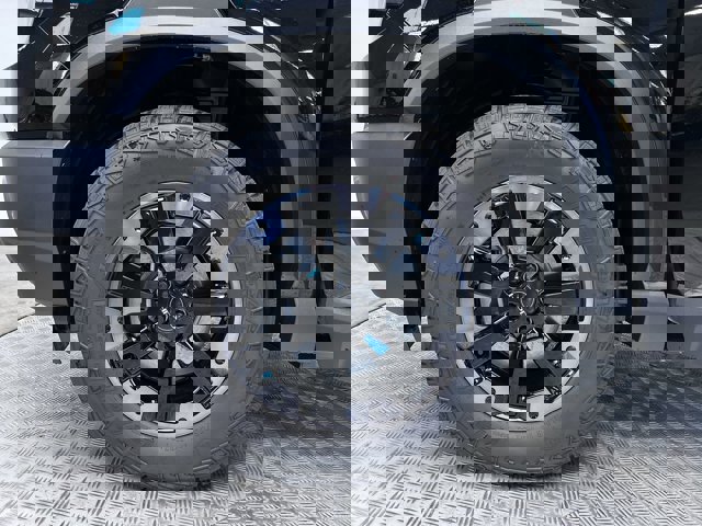 Vehicle image 13 of 30