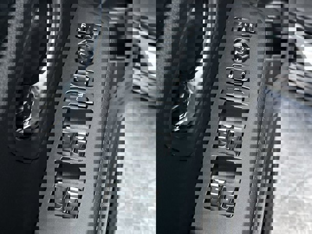 Vehicle image 26 of 30