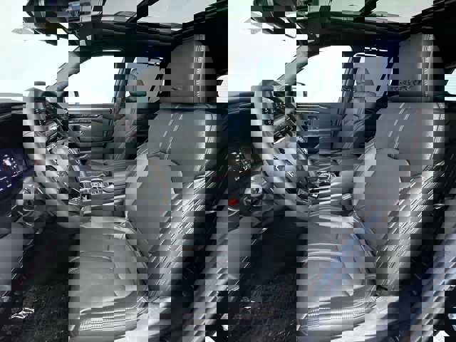 Vehicle image 17 of 30