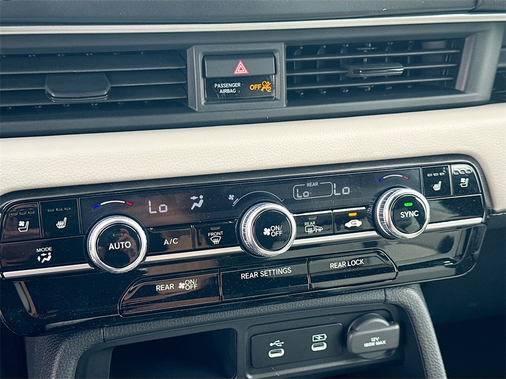 Vehicle image 18 of 36