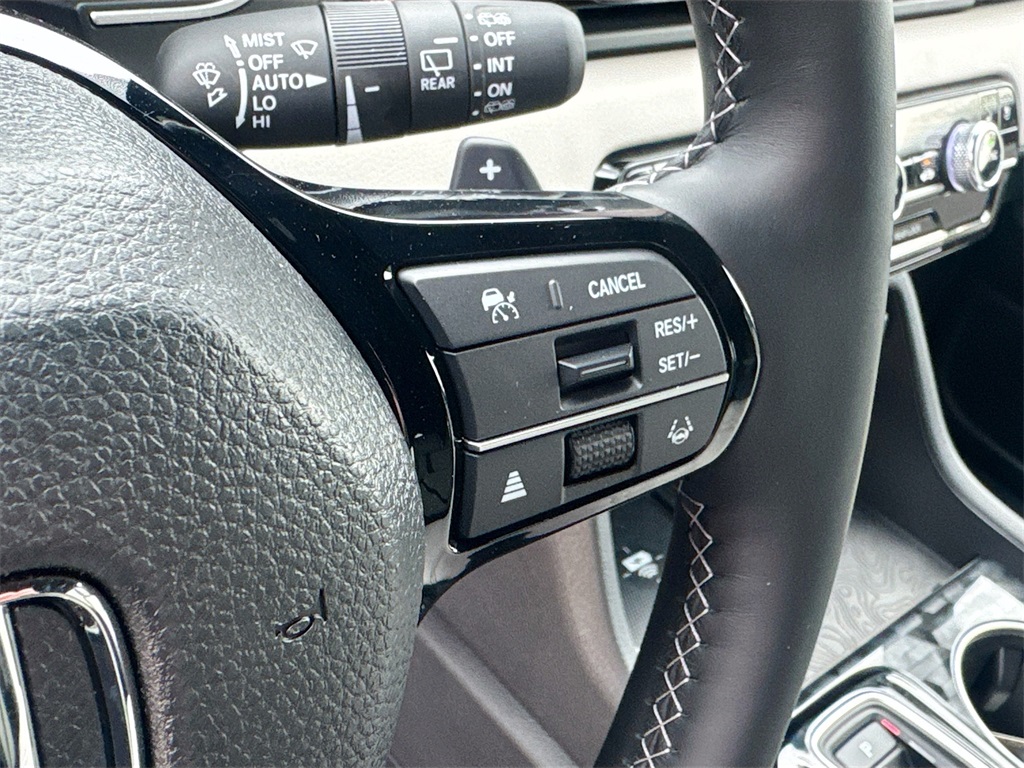 Vehicle image 13 of 36
