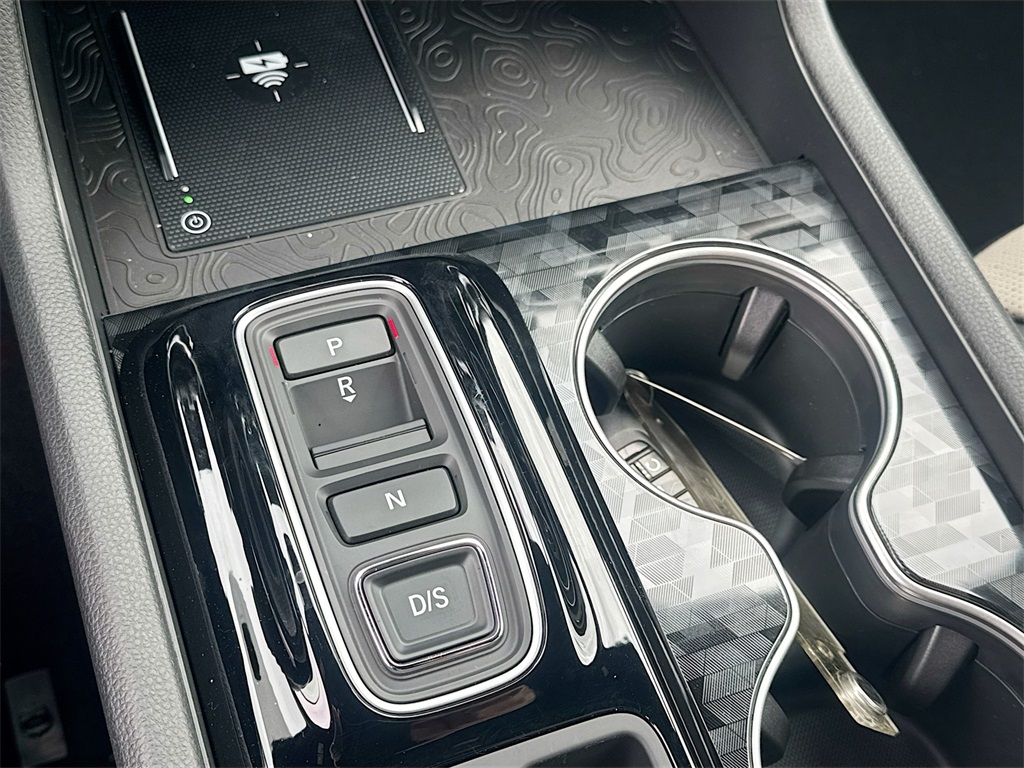 Vehicle image 19 of 36
