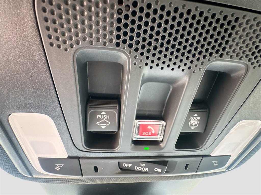Vehicle image 24 of 36