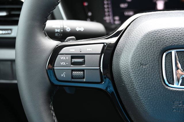 Vehicle image 29 of 34