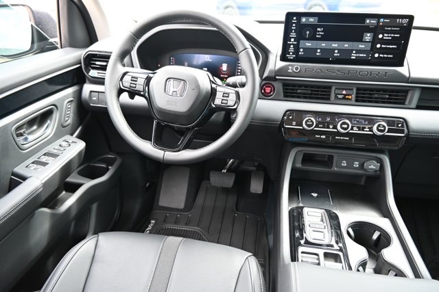 Vehicle image 14 of 34