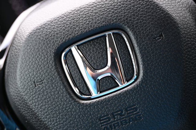 Vehicle image 28 of 34
