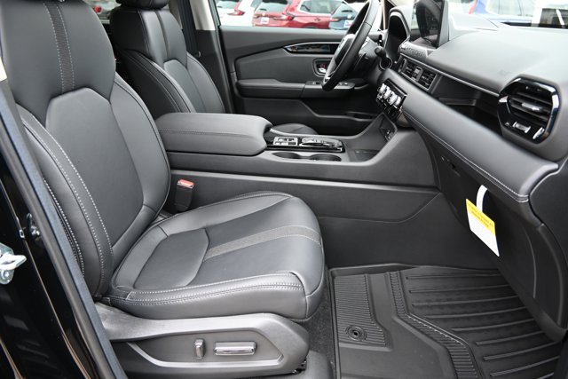 Vehicle image 11 of 34