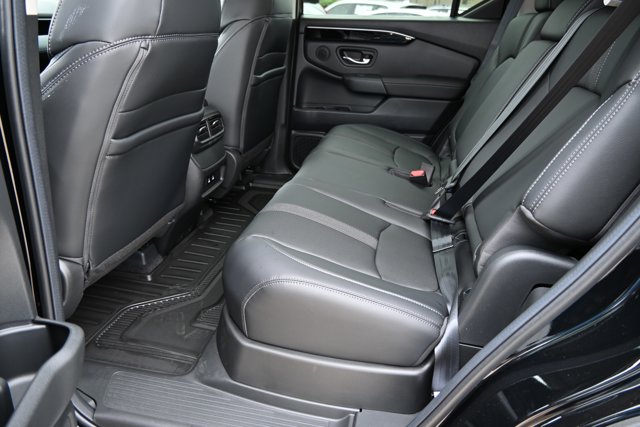 Vehicle image 12 of 34