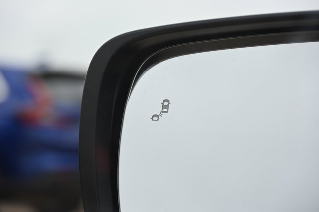 Vehicle image 30 of 34