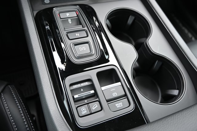 Vehicle image 20 of 34