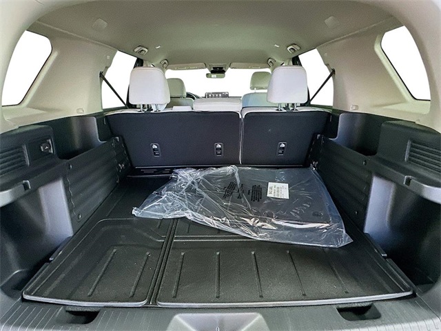 Vehicle image 10 of 19