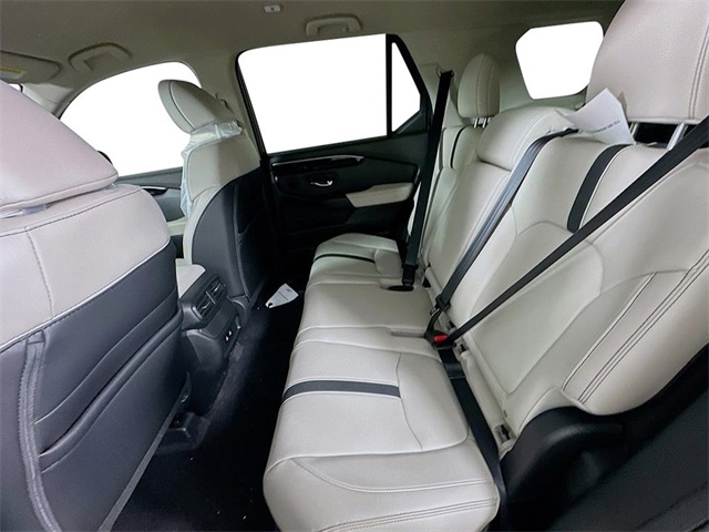 Vehicle image 12 of 19