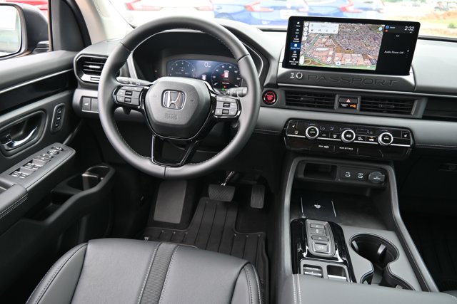 Vehicle image 14 of 34