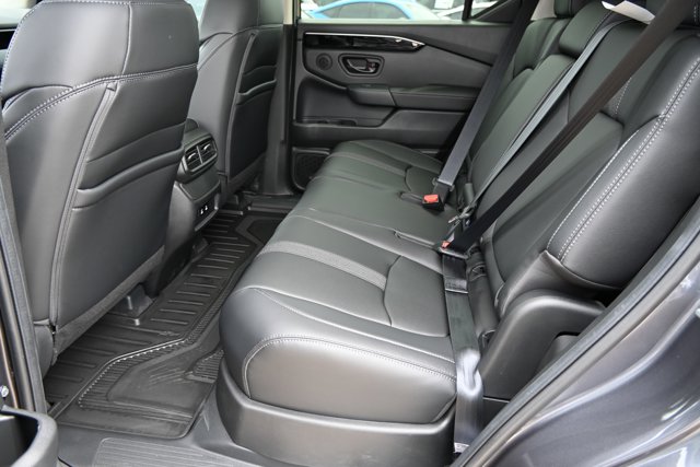 Vehicle image 11 of 34