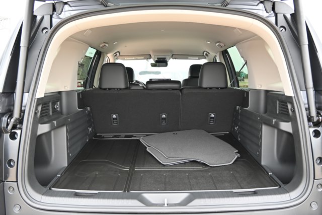 Vehicle image 10 of 34