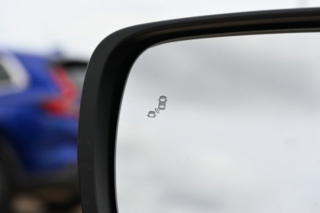 Vehicle image 33 of 34