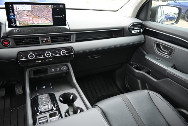 Vehicle image 15 of 34